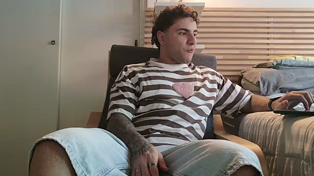 KevinWolf777 online show from March 19, 10:13 pm