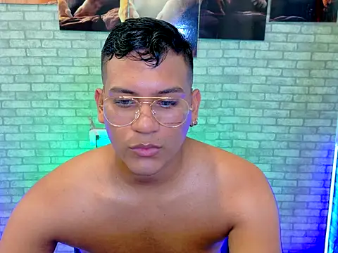 ThomasAxel online show from November 3, 8:43 pm