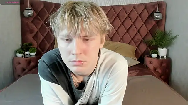 KevinMilky online show from October 16, 2:36 pm