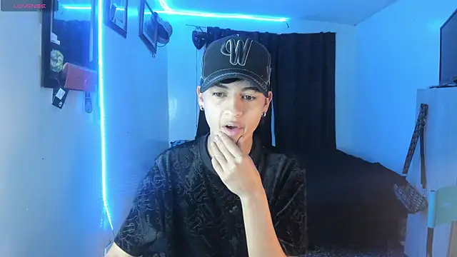 Alejo Desire online show from October 25, 1:18 am