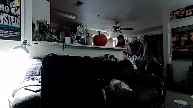 biggerisbetter12 online show from November 18, 4:33 pm