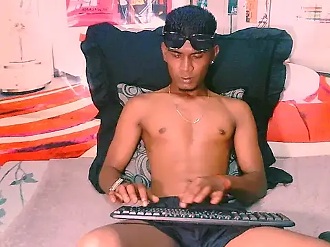 IndianThuggin online show from November 4, 4:52 pm