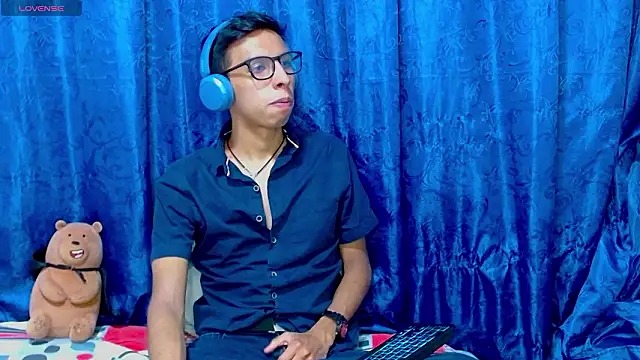 DavTwink3100 online show from March 15, 2:08 am