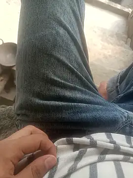 Snapshot of Naina_6999 chatting on October 23, 4:05 am Naina 6999 online show from October 23, 4:05 am