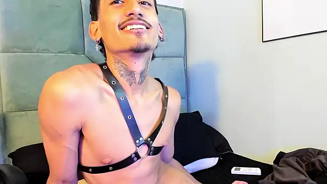 Mr Strike online show from November 9, 4:38 am