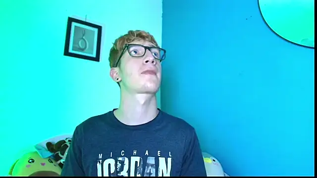 Erick Taylor3 online show from April 8, 8:17 pm