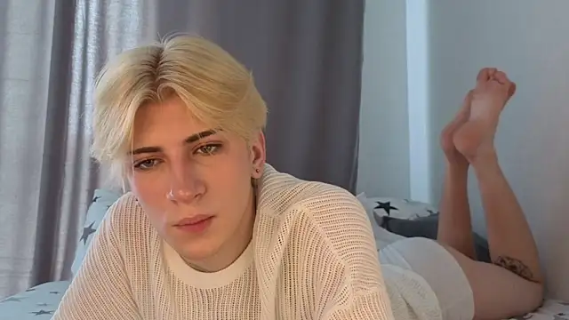 Oliver star boy  online show from May 16, 8:44 am