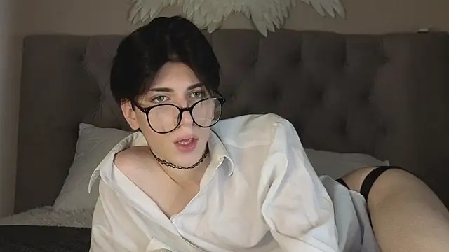 Oliver star boy  online show from January 8, 8:30 am