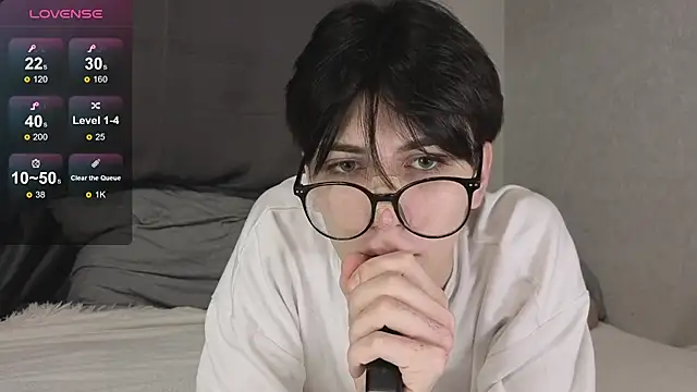 Oliver star boy  online show from December 20, 11:34 pm