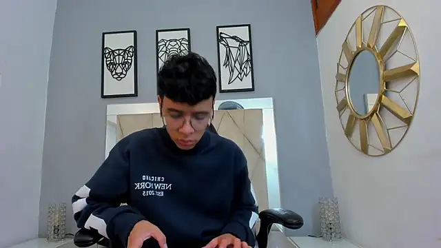 adams bobby online show from April 16, 11:32 am