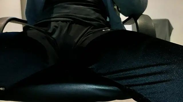 jey0004 online show from April 22, 7:29 pm