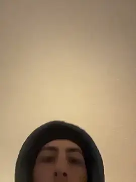 slimshadypt2 online show from December 3, 9:43 pm