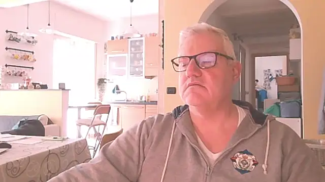 Diegoriv71 online show from April 3, 9:50 am