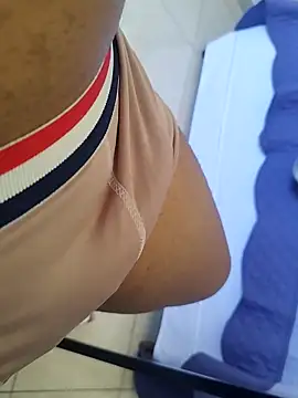lucasdm17cm- online show from October 27, 4:53 pm