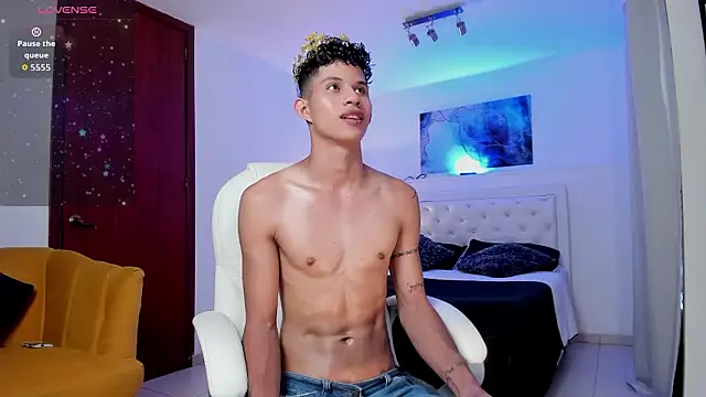 KamiSuarez online show from March 9, 6:35 pm