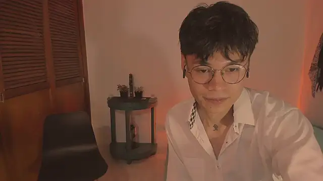 estmonnn online show from November 29, 2:02 am