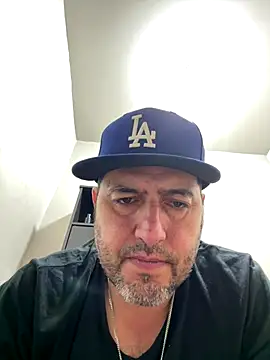 ezrah23 online show from December 21, 6:21 am