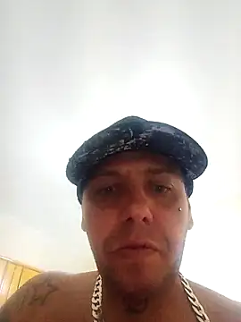 013boyy online show from April 12, 4:15 am