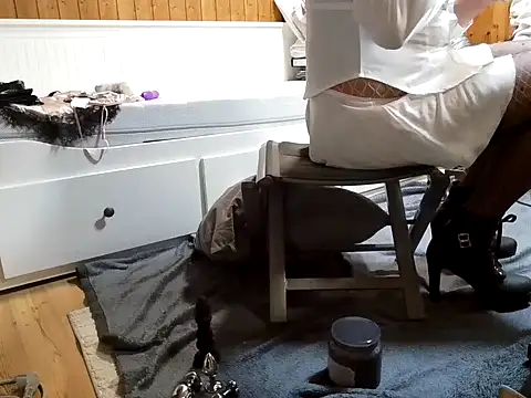 AgnesCross39 online show from March 8, 2:04 am