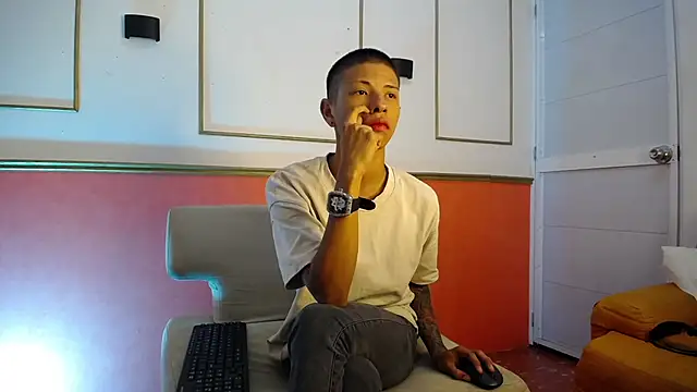 Tessachains 2  online show from December 5, 6:20 am