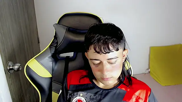 Tatann 18 online show from November 11, 8:47 pm