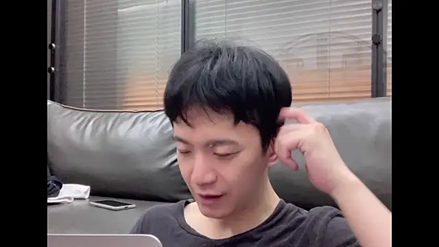 CouplingCry online show from November 29, 2:19 pm