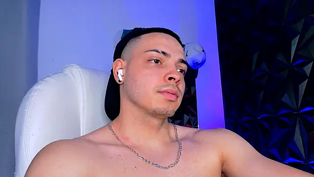 Maxwell Dupont online show from January 6, 11:31 pm