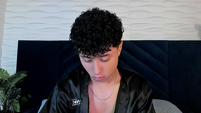 Noah dupont  online show from January 5, 5:27 pm