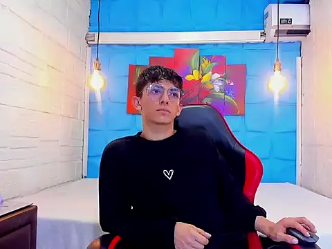 ElanGiraldo online show from February 24, 12:01 am