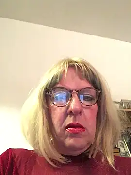 simone xdressing online show from March 25, 12:58 am