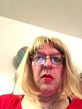 Snapshot of simone_xdressing chatting on September 24, 11:36 pm simone xdressing online show from September 24, 11:36 pm