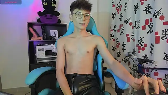 RYO BLEU  online show from April 9, 4:54 am