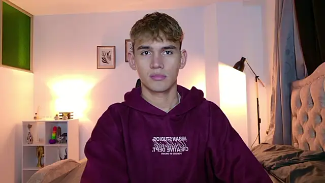 estebanperez 26 online show from February 1, 1:15 am