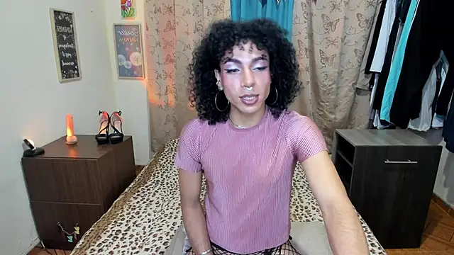 Angel White25 online show from June 18, 4:03 am