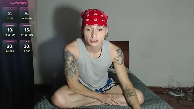 ArthurPhoenixx online show from November 13, 4:39 am