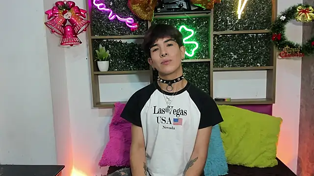 Angeldust19 online show from November 18, 4:49 am