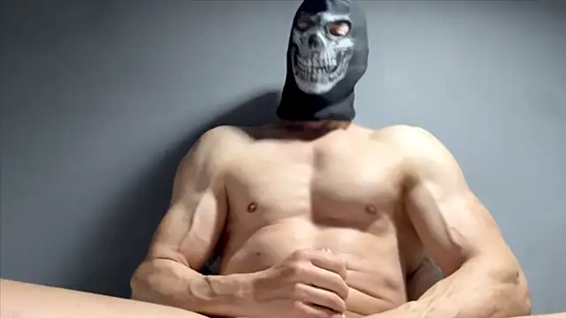 Luna MaskedMan online show from June 4, 11:43 pm