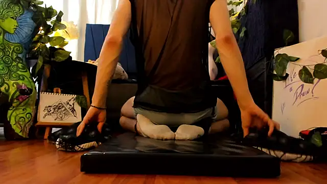 AngelDamianArt online show from December 22, 12:02 pm