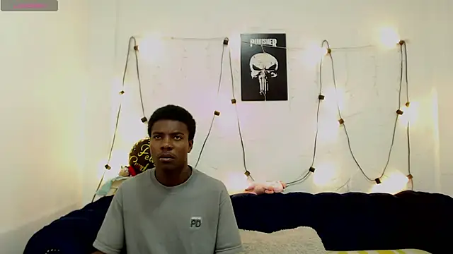 NoahJhonson69 online show from February 18, 11:41 am