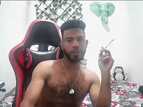 alberthot11 online show from December 4, 5:03 am