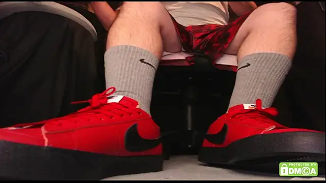 justshutupandwatch online show from April 5, 5:04 am