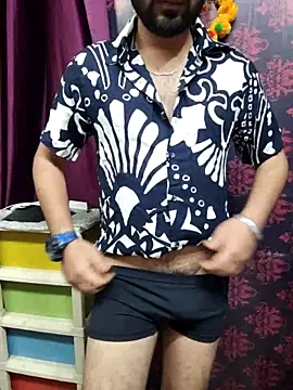 Cute Lucky online show from March 5, 6:15 pm