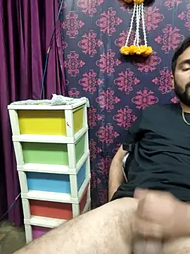 Cute Lucky online show from December 5, 7:10 pm