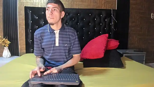 yeikoox online show from November 29, 3:30 am