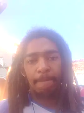 Eezxxx online show from April 18, 9:00 am