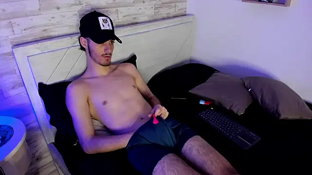 Emir Ozan  online show from December 20, 2:24 pm