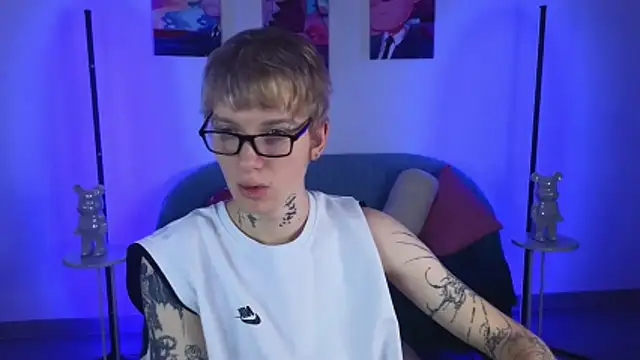 TRAVIS CLAS online show from November 30, 9:06 pm