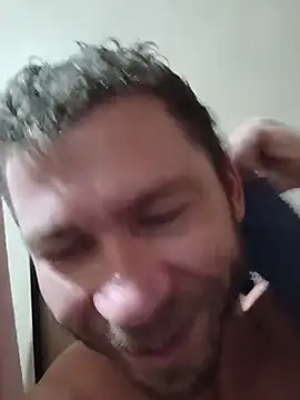 RobertoLuiz84 online show from May 19, 1:56 am