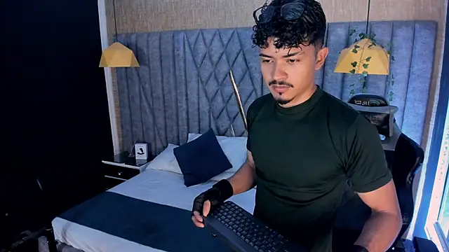 NicolaiKarav online show from April 10, 12:12 pm