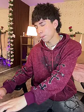 kaelwolf tay online show from May 28, 11:41 am